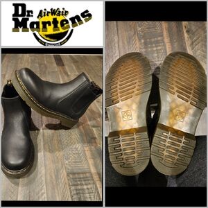 Dr Martens Chelsea black boots. Zipper on side. Youth size 1